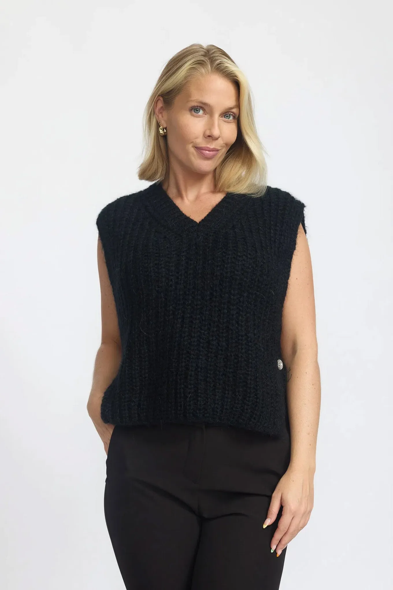 FIFI.WI24 Black FIFI.WI24
