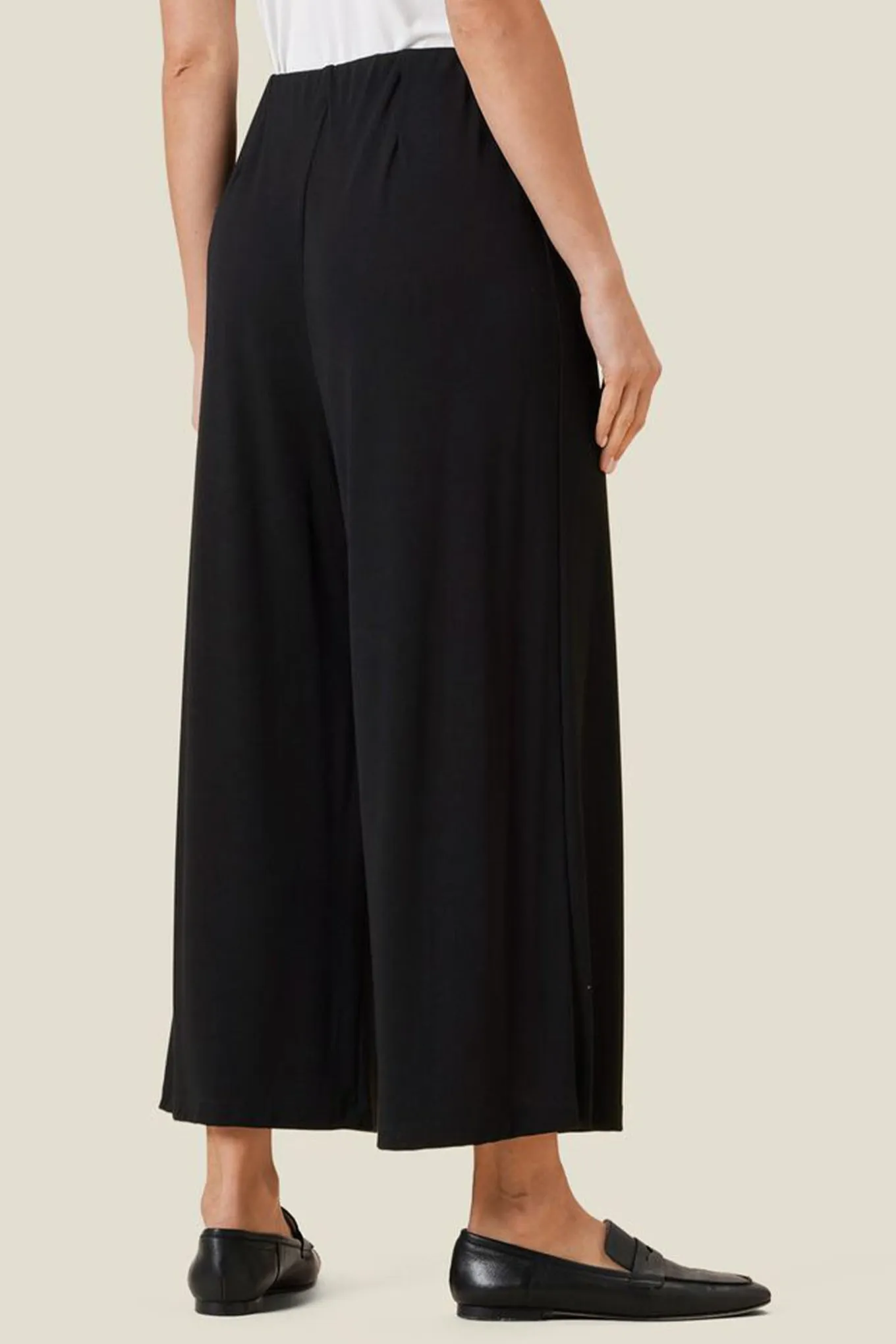 Pam Black 1001407