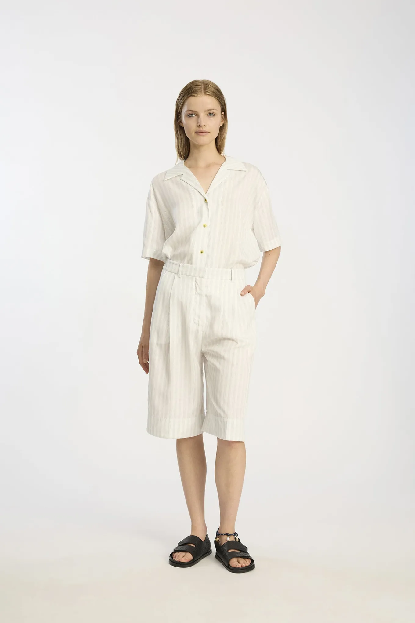 UAMA 76Ivory 1460/26184